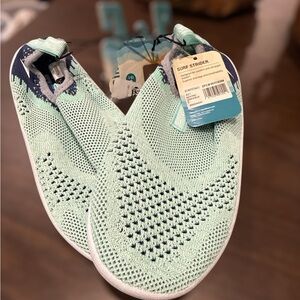 NWT Girls Speedo Surf Strider Aqua & Navy Water Shoes Size Small 13-1